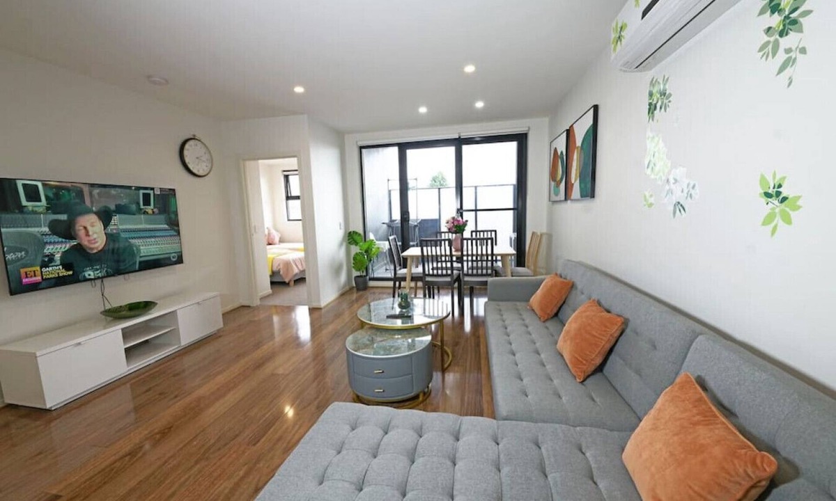 Preston Apartment | Self contained Apartment w/Parking near everything