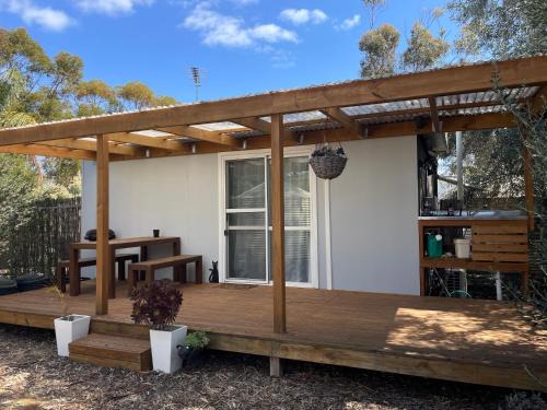 Greenways Landing Apartment | Self Contained Cabin