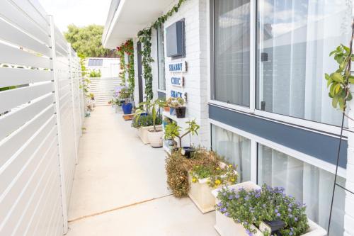Yanchep House | Shabby Chic Shack - 2 bedroom Beach Cottage