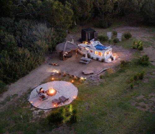 Fingal Bed & Breakfast | Shipwrecked Oasis Ocean Bay Getaway PL
