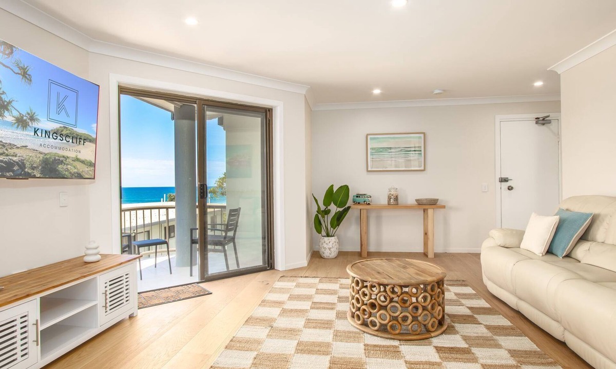 Hastings Point Apartment | Shoreline Holiday Apartment - Beachfront retreat at Hastings Point with ocean views