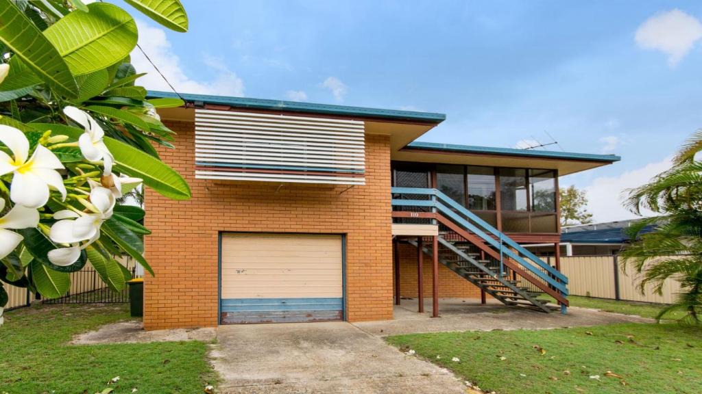 Woorim House | Short Stroll to Surf Beach