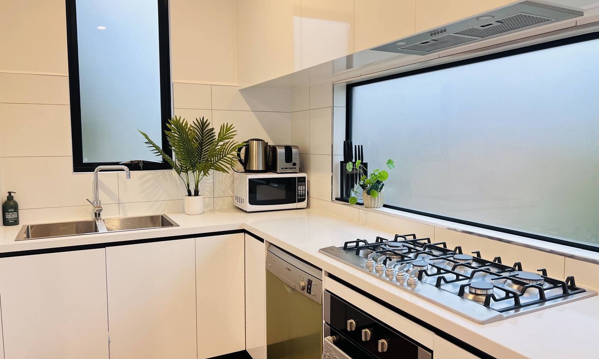 Flemington House | Short walk to Melbourne Showgrounds