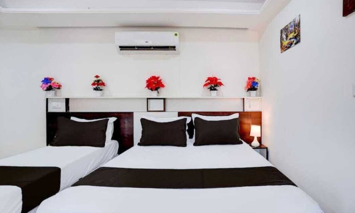 JP Nagar Hotel | Shravanya Comforts