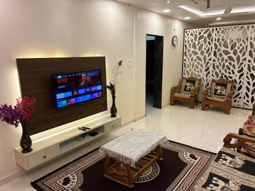 Kolhapur Villa | Shrishailya Bungalow, 2BHK with one AC room, Free SUV parking