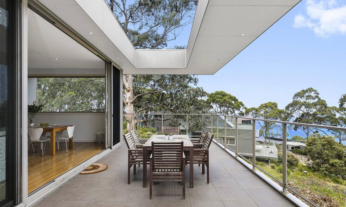 Lorne House | Skyline - Serenity, Space And Free Wi-Fi