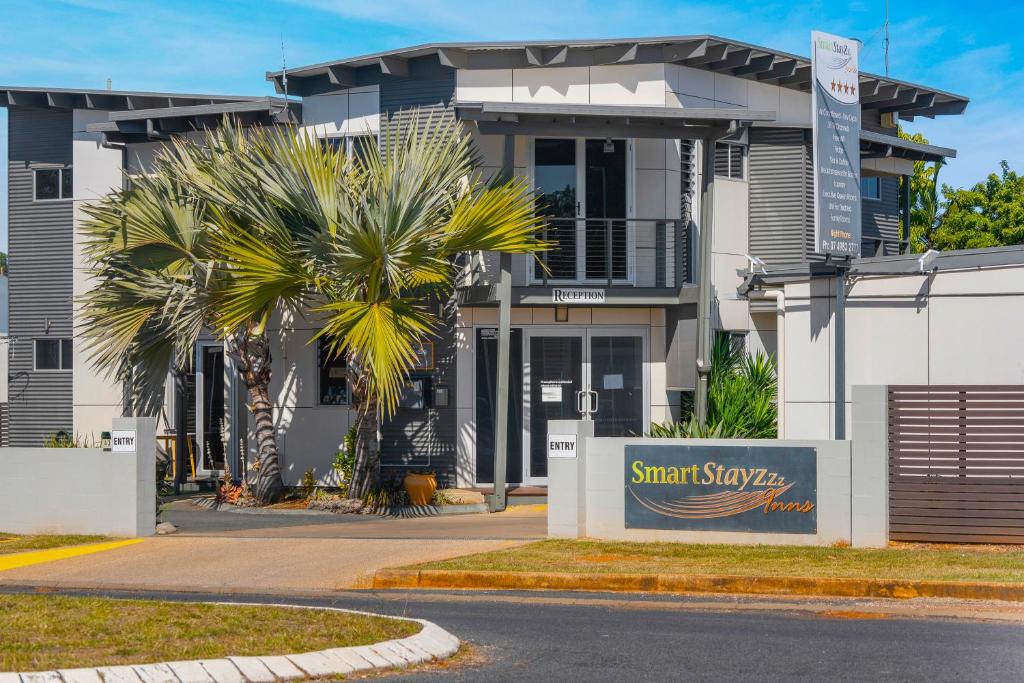 Clermont Hotel | Smart Stayzzz Inns