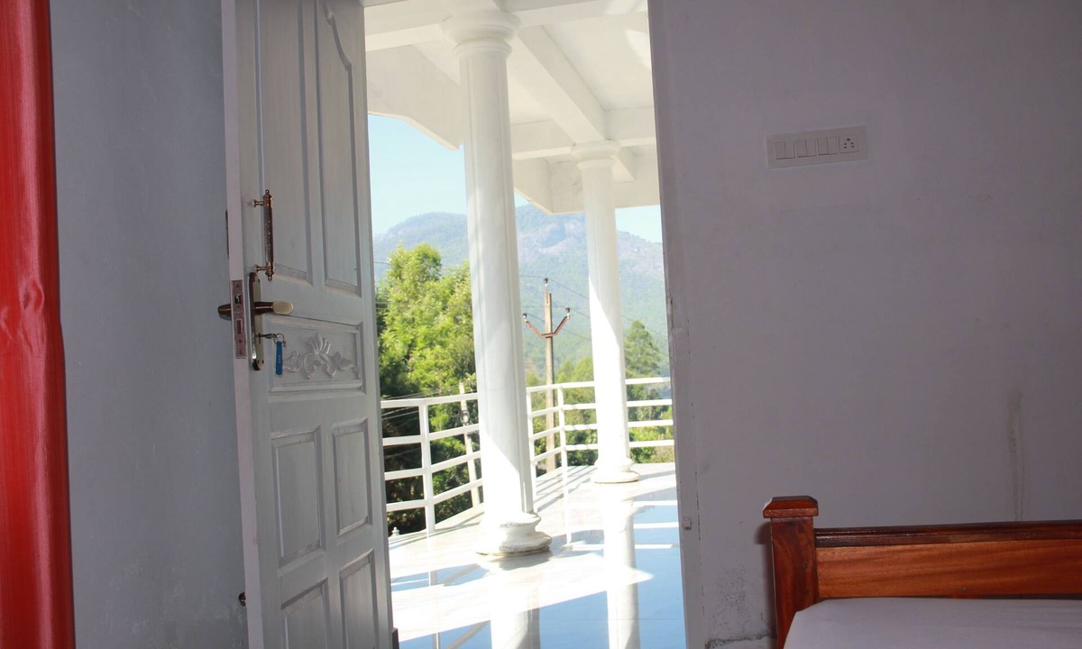 Kanthalloor Bed & Breakfast | Snow White Holiday Apartments, Kanthaloor