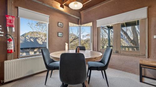 Dinner Plain House | Snowgums 10