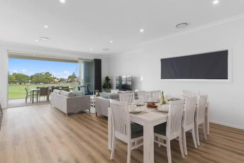 Shell Cove House | South Beach Escape - Sensational Shell Cove Living