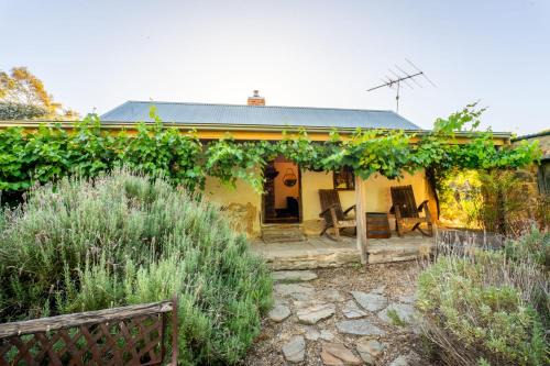 Jutland House | Spa Bath, Entire Home, Off Street Parking, Barossa Valley