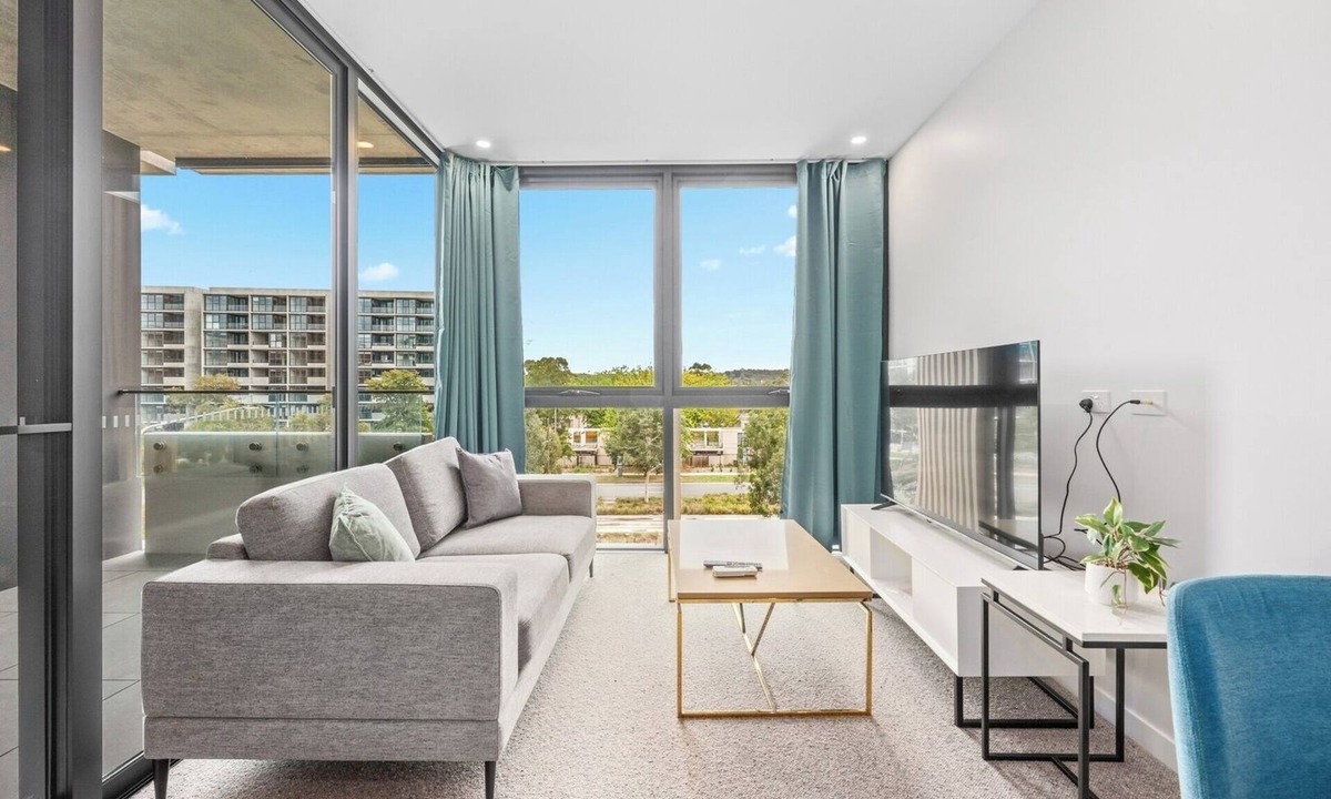 Dickson Apartment | Spacious 1BR Apartment | Walk to Tram | Parking