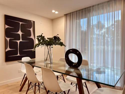 Dickson Apartment | Spacious 2 Bed Room Split Level Apartment