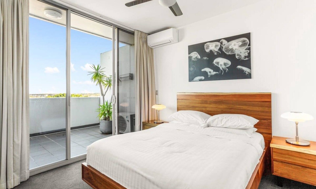 Alexandria Apartment | Spacious 2-Bed with Two Balconies with City Views