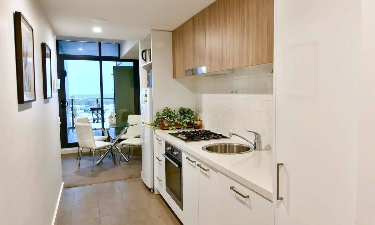 Adelaide Central Business District Apartment | Spacious 2bed Apt With Netflix+wifi +pool+bbq+