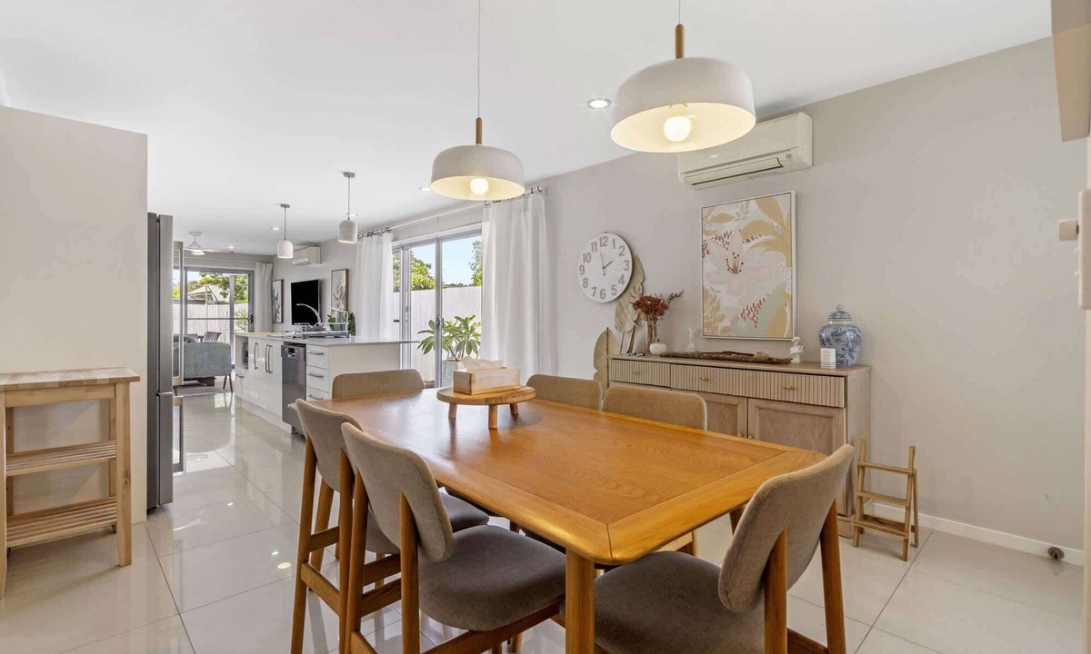 Northgate House | Spacious 4-Bed House with Secure Parking