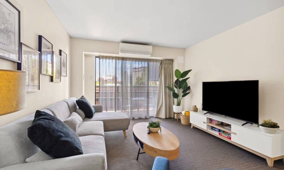 East Perth Apartment | Spacious Holiday Apartment on Hay St CBD
