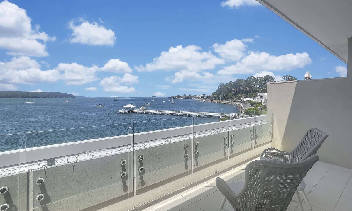 Batemans Bay Apartment | Spacious Modern Apartment in Batemans Bay