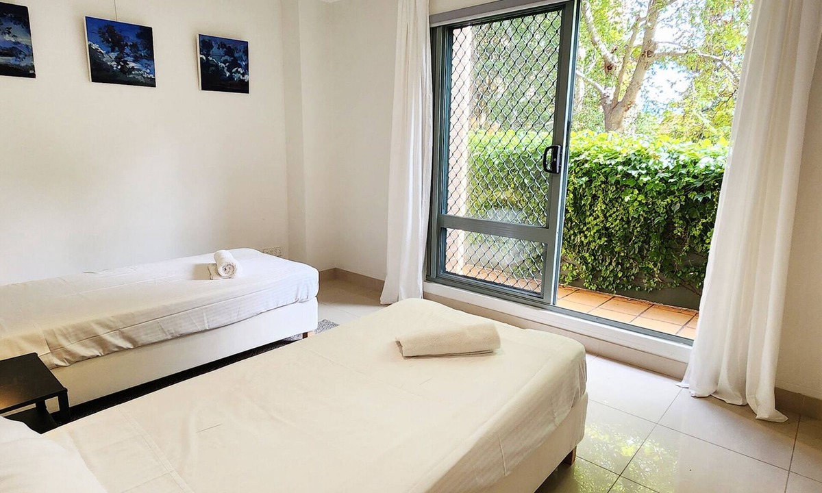 Redfern Apartment | Spacious Park-Side Retreat Moments From The City