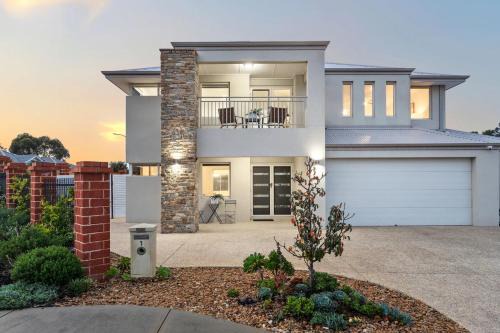 Gwelup House | Spacious Stay near Karrinyup
