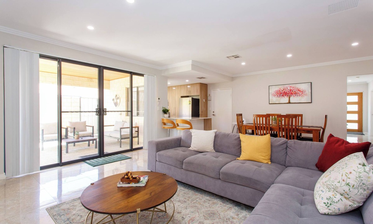 Tuart Hill House | Spacious Tuart Hill Retreat | EV Charger & Parking