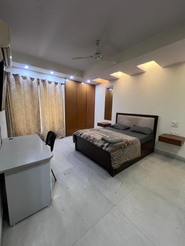 Khattalwada Apartment | Specious 3BHK Apartment with Balcony relaxing vibe