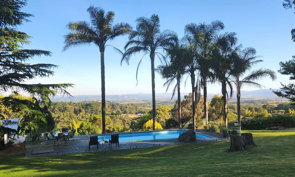 Lilydale House | Spend a weekend or even a week in the Yarra Valley. Wine, food, gardens + more.
