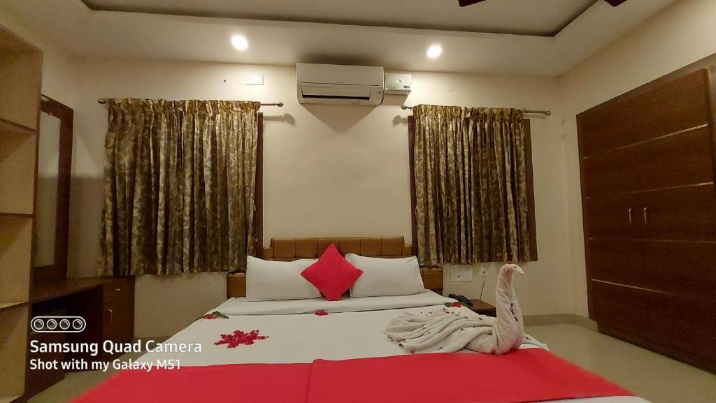 Ram Nagar Hotel | Sri Kamadhenu Residency