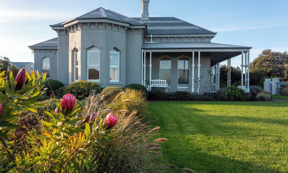 Williamstown House | St Joseph's By The Sea, Williamstown