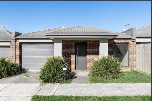 Epping Apartment | stay live love