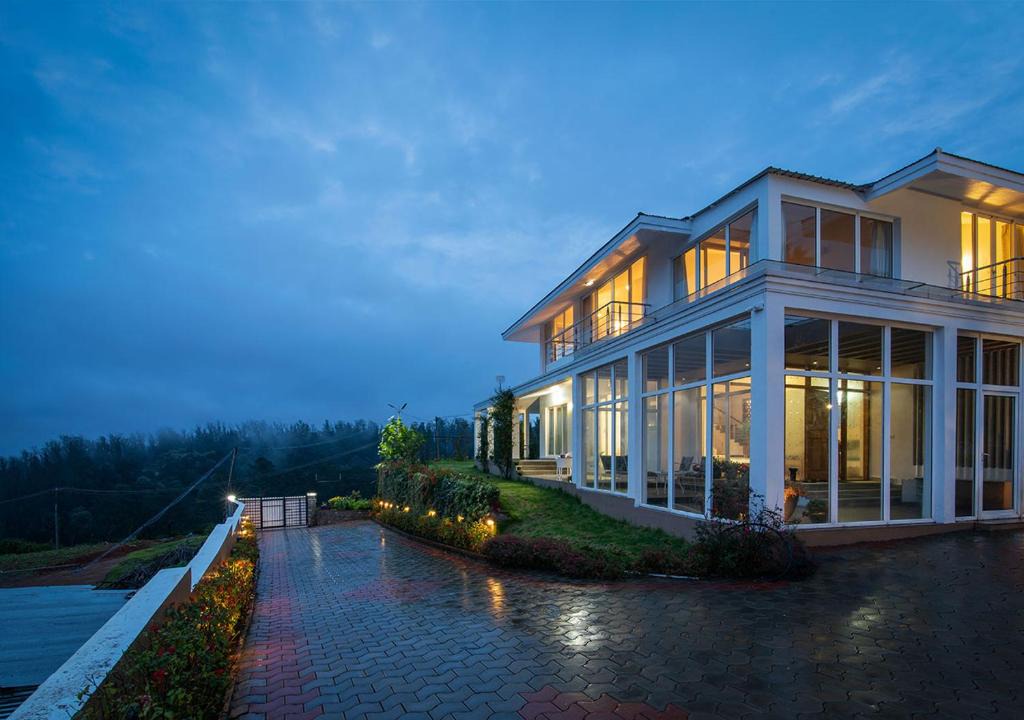 Pudumund Villa | StayVista at The Lilly Ooty with Breakfast