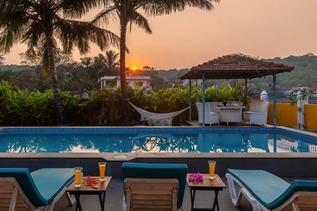 Parra Villa | StayVista at Waterlily with Free Breakfast & Pvt Pool