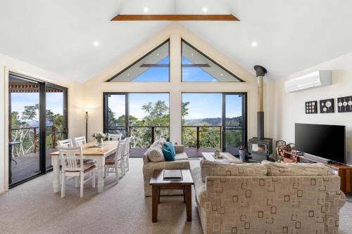 Ravensbourne Ski Chalet | Stella Luna - Luxury Chalet 1 Bedroom