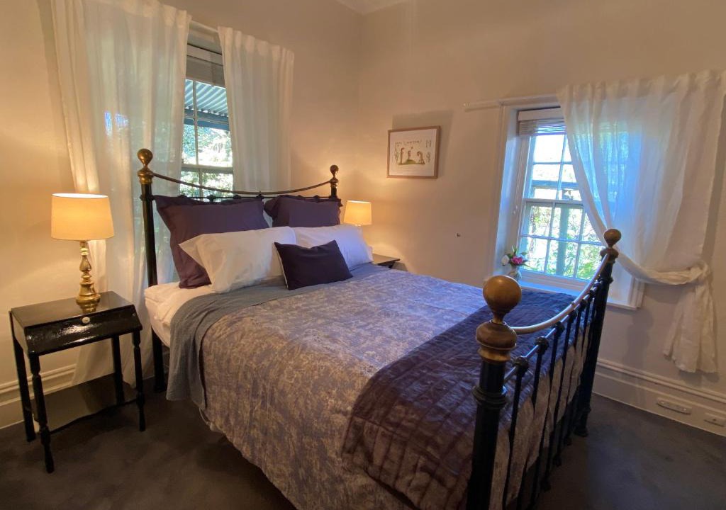 Stirling House | Stirling Cottage