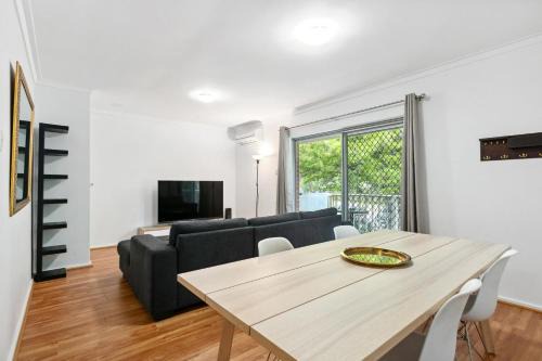 Mosman Park Apartment | STLE10 - St Leo's Hideaway