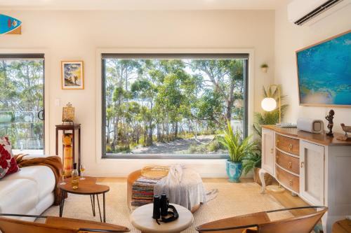 Alonnah House | Studio 216 - Oceanview Studio with Bath, Romantic Bruny Escape