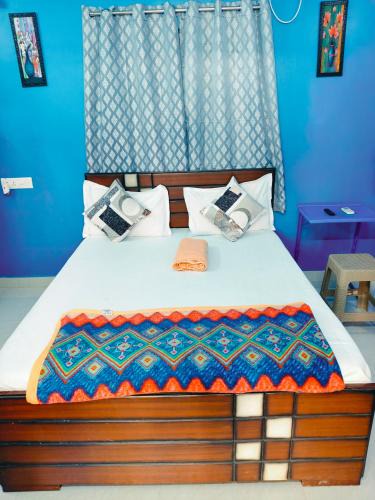 Chennai Apartment | Studio Apartment with private entrance, behind DLF and near L&T, RMZ IT park and close to SRMC & MIOT Hospital