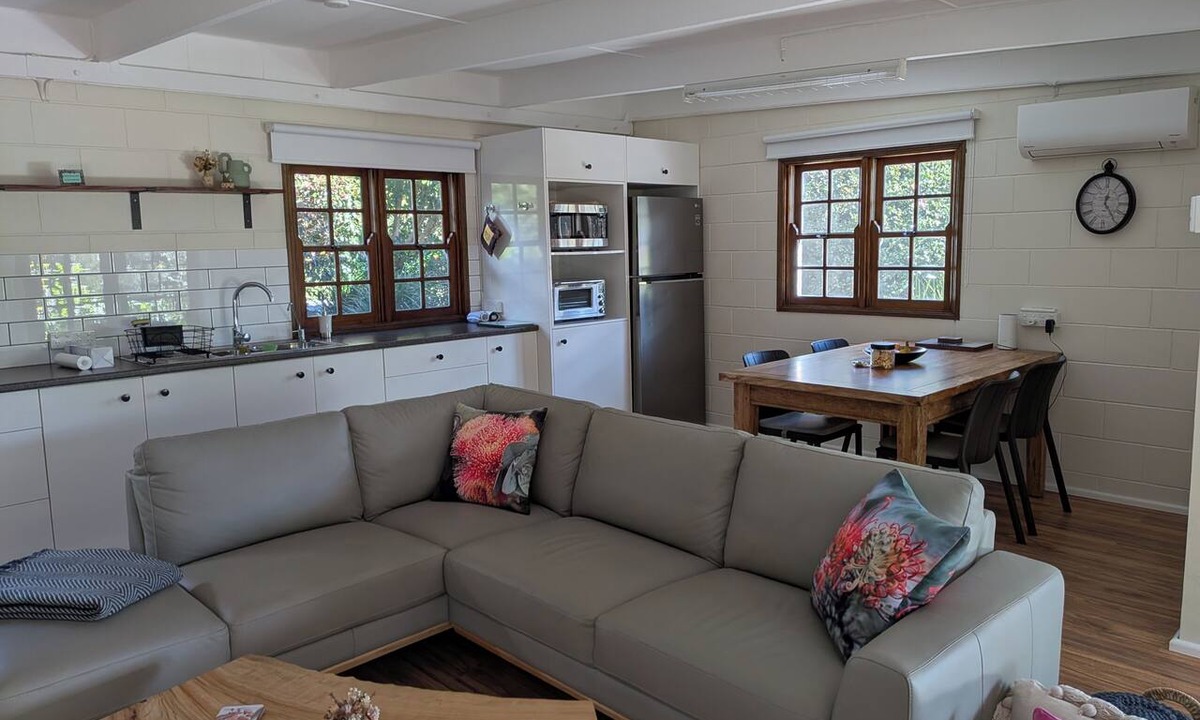 Reesville Apartment | Studio - self-contained