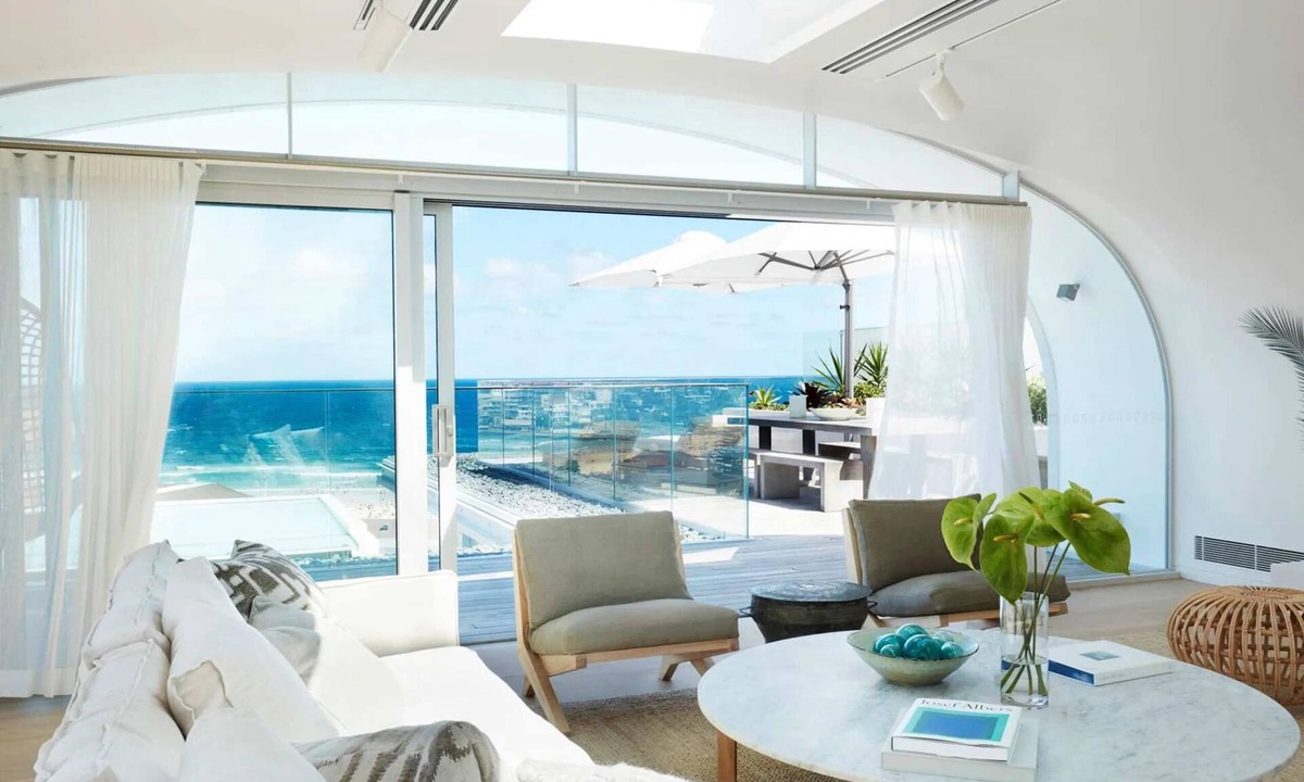 Bondi Beach Apartment | Stunning Bondi Beach Penthouse with Views and Pool