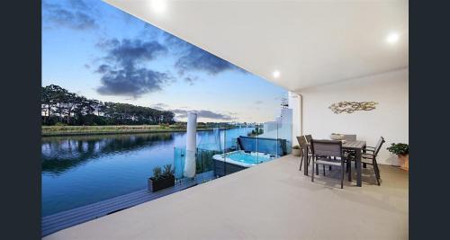 Maroochydore House | Stunning Maroochy Waterfront Home