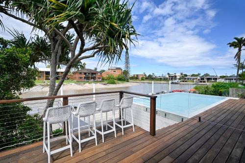 Mooloolaba House | Stunning Mooloolaba Waterfront Home -10 guests ZB1