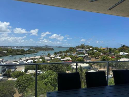 Gladstone Apartment | Stunning Sub Penthouse