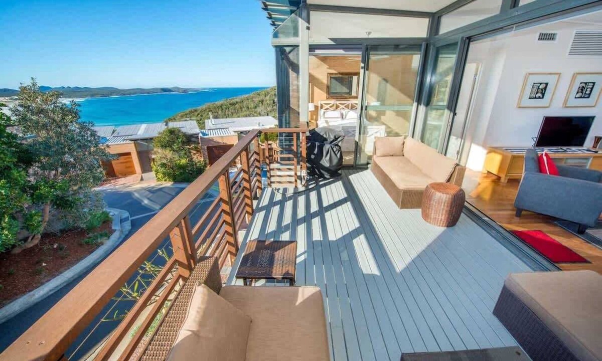 Boat Harbour Apartment | Stunning views sunrise to sunset - walk to Beach