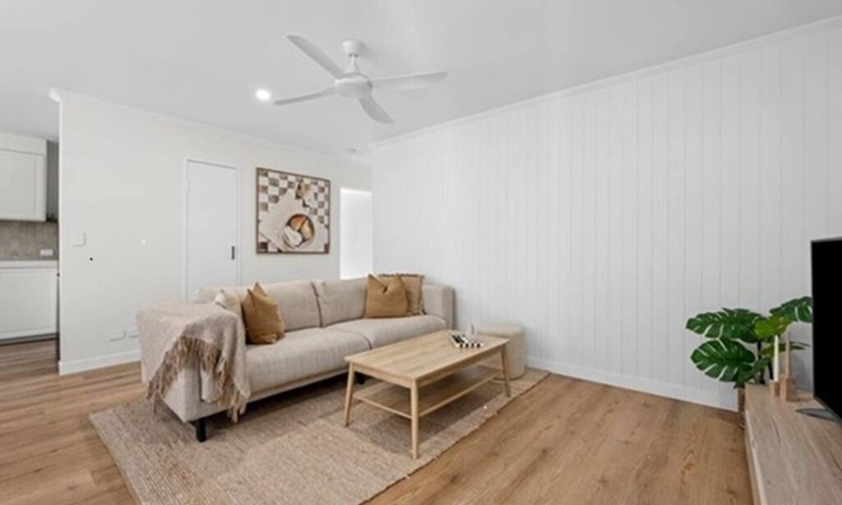 Mermaid Waters Apartment | Stunningly renovated 2 bedroom apartment with water access n PET FRIENDLY
