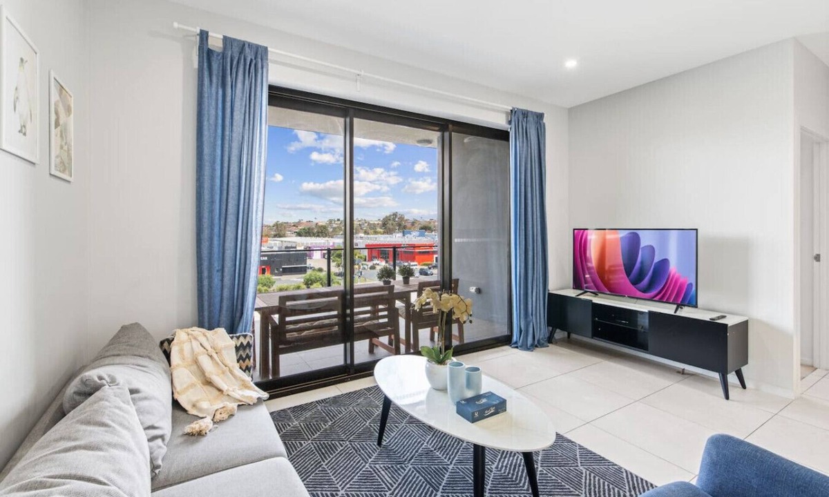 Macgregor Apartment | Stylish Apt w/Balcony Easy Access to Everywhere