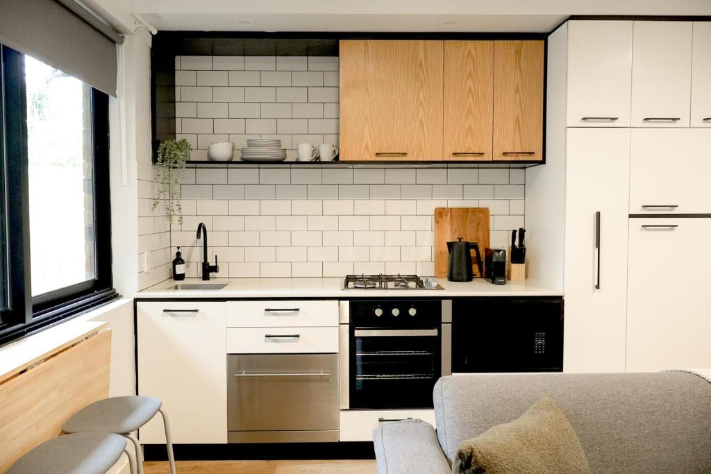 East Melbourne Apartment | Stylish Inner-City Apartment | Near MCG