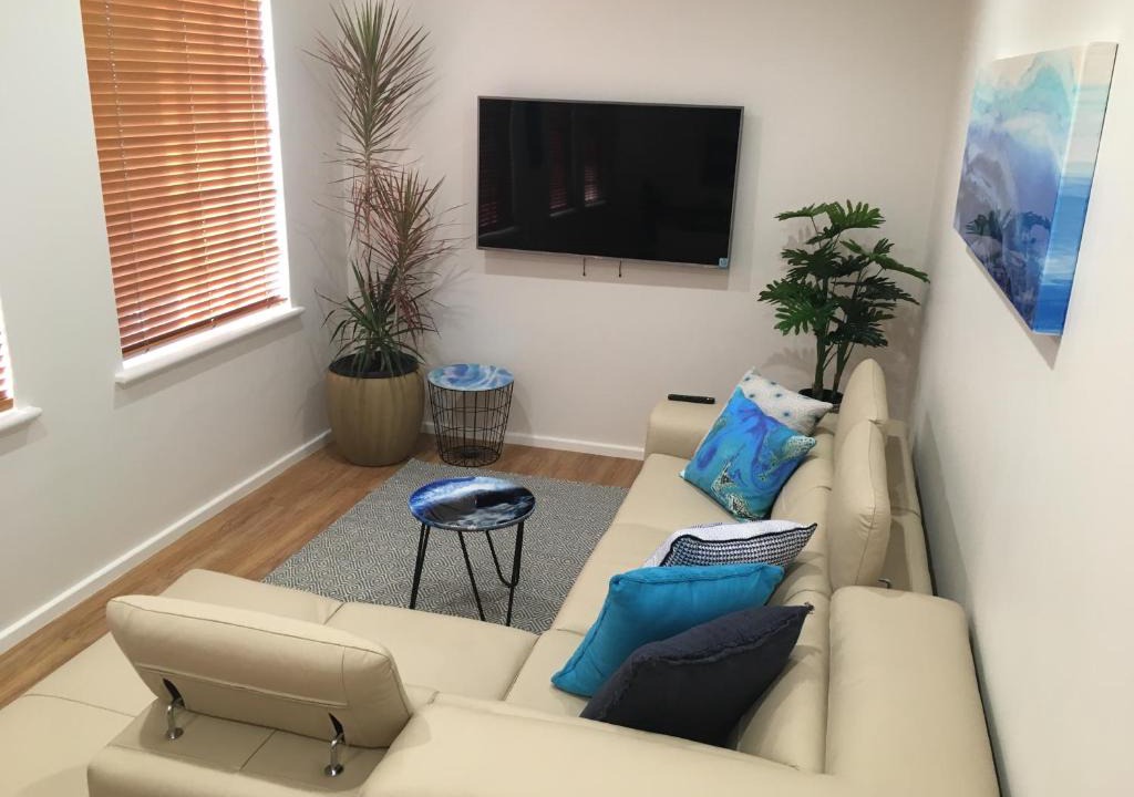 North Perth Apartment | Stylish North Perth on Cafe strip