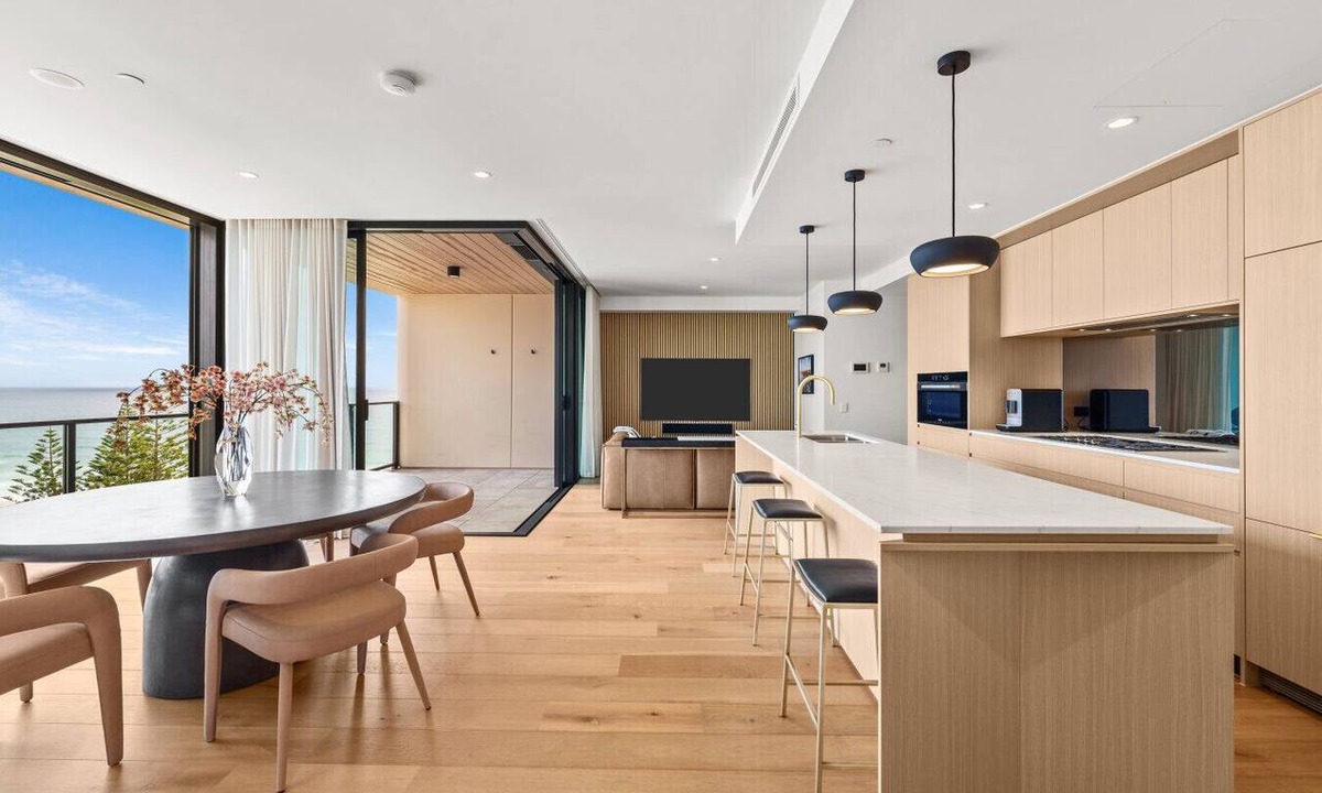 Palm Beach Apartment | Sub Penthouse At The Hemingway