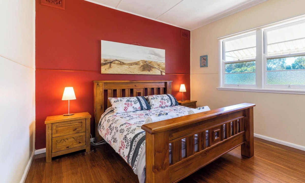 Hat Head House | Summer Bay Cottage Hat Head linen included. Minimum 3 night stay.
