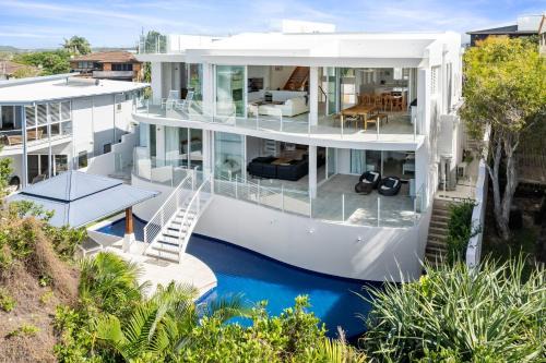 Peregian Beach House | Summer Hillside Retreat